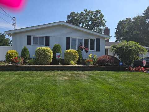 24 Sharon Lane, Deer Park, NY 11729