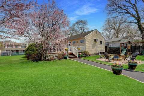 4 Atlantic Drive, Sound Beach, NY 11789