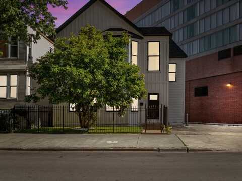 1110 W Addison Street, Chicago, IL 60613