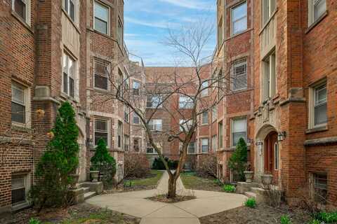 6814 N Ashland Boulevard, Chicago, IL 60626