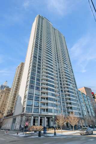 1300 N Lake Shore Drive, Chicago, IL 60610