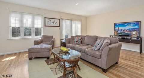7 Starling Way, Berkeley Heights, NJ 07922