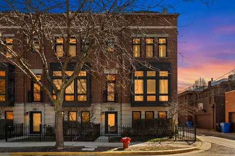 2849 N Hermitage Avenue, Chicago, IL 60657