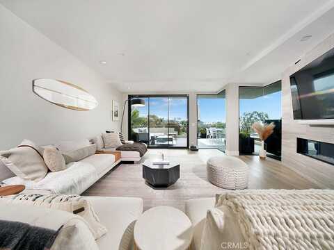 154 Cliff Drive, Laguna Beach, CA 92651