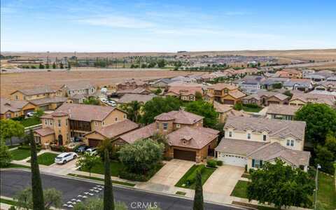 5206 Village Green Lane, Bakersfield, CA 93306