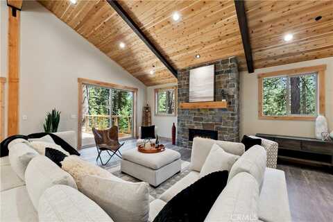 867 Clement Street, South Lake Tahoe, CA 96150