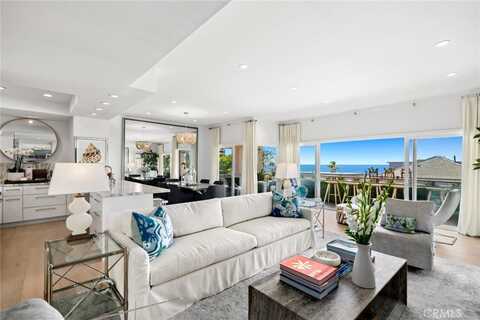 692 Cliff Drive, Laguna Beach, CA 92651