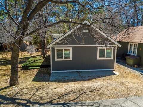 671 Sunset Lane, Sugarloaf, CA 92386