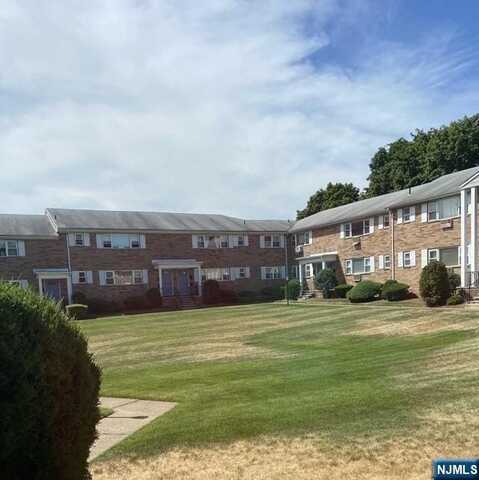 3-10 Virginia Drive A, Fair Lawn, NJ 07410
