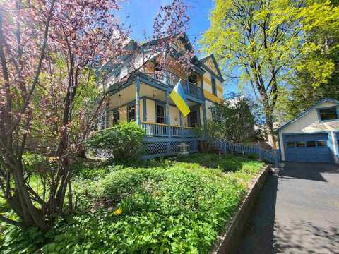 21 Howard Street, Brattleboro, VT 05301