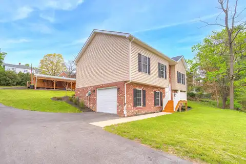 20 7th Street NW, Pulaski, VA 24301