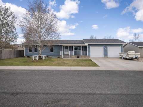 607 8th St, Cody, WY 82414