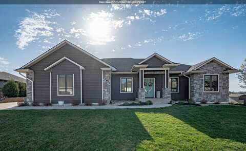 6540 Palm Valley, Sioux City, IA 51106