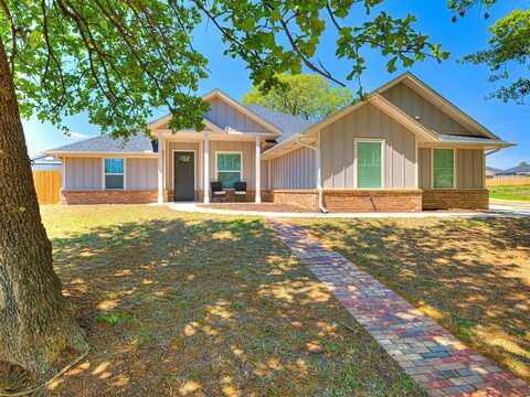 123 Woodlands Drive, Harrah, OK 73045