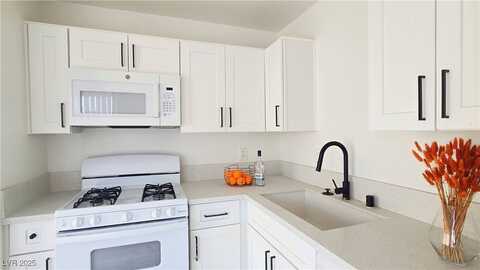 4593 Via San Rafael, Las Vegas, NV 89103