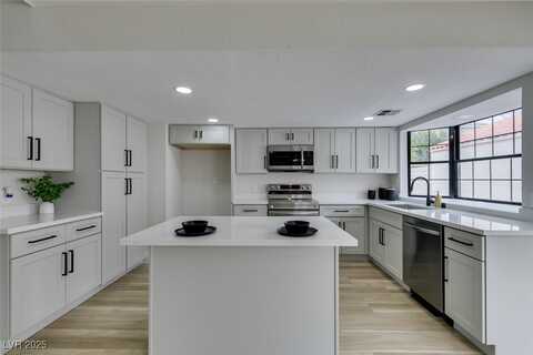 5151 Tennis Court, Las Vegas, NV 89120