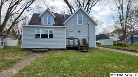 221 13th SE, MASON CITY, IA 50401
