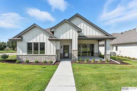 17502 Dupont Plaza Circle, Omaha, NE 68130