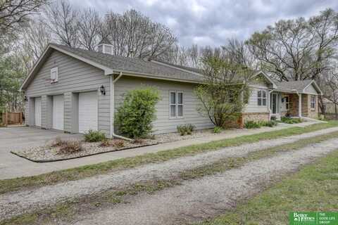 10032 Kings Drive, Omaha, NE 68142