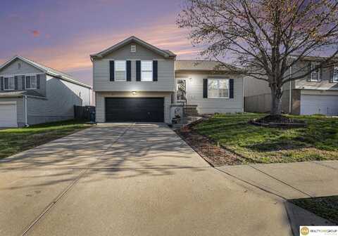 11030 Girard Street, Omaha, NE 68142