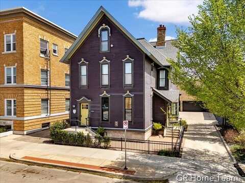 22 Jefferson Avenue SE, Grand Rapids, MI 49503