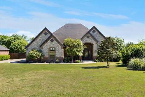 8220 St Johns Drive, Waxahachie, TX 75167