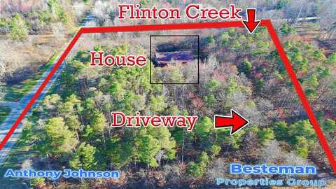 302 N Spruce Avenue, White Cloud, MI 49349
