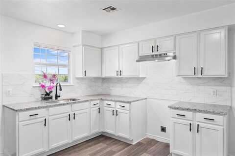422 Mark Street, Hillsboro, TX 76645