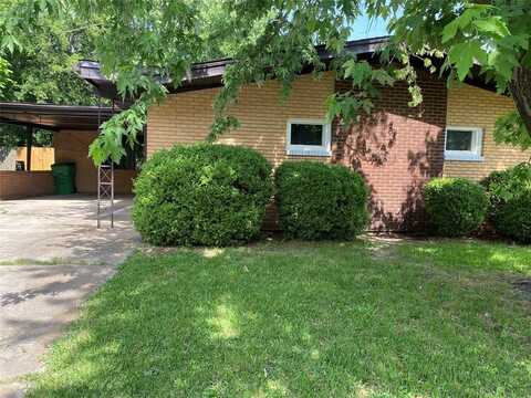 302 Meadow Drive, Gainesville, TX 76240