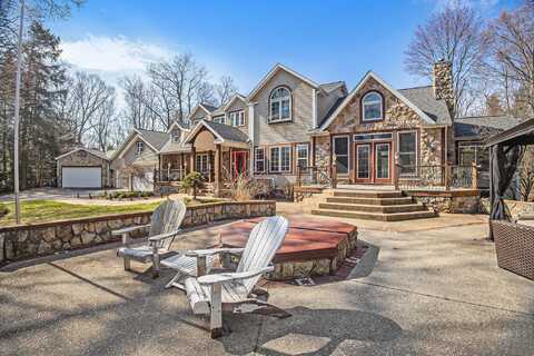2051 Hyde Park Road, Muskegon, MI 49445