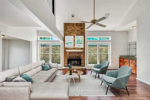 1944 Realistic Drive, Bedford, TX 76021