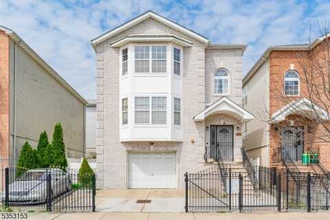 11-13 Vine St, Newark, NJ 07102