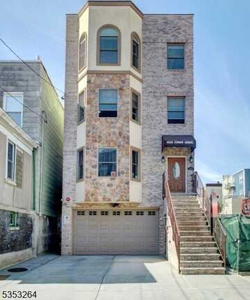 517 19th St, Union City, NJ 07087