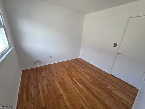 212 Mellon Pl, Elizabeth, NJ 07208