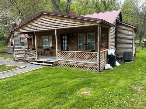 120 Wickham St, Alderson, WV 24910