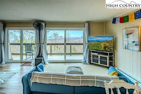 103 Upper Holiday Lane, Beech Mountain, NC 28604