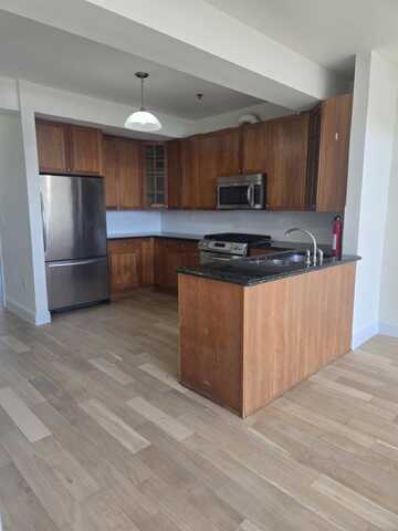 300 COMMUNIPAW AVE, JC, Bergen-Lafayett, NJ 07304