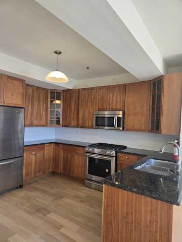 300 COMMUNIPAW AVE, JC, Bergen-Lafayett, NJ 07304