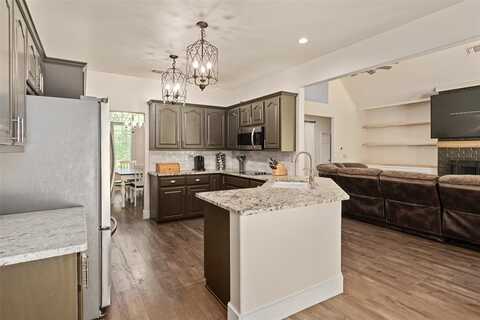 109 Enchanted Drive, Enchanted Oaks, TX 75156