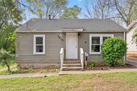 2822 W College Street, Springfield, MO 65802