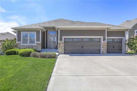 7440 NW Damon Drive, Parkville, MO 64152