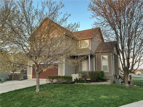 880 E Cheyenne Street, Gardner, KS 66030