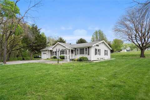 735 N 142nd Street, Bonner Springs, KS 66012