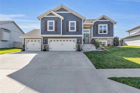 17936 Sunrise Drive, Weston, MO 64098