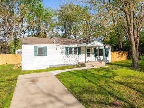 13710 Winchester Avenue, Grandview, MO 64030