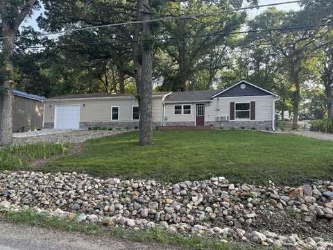 16423 & 16419 255th Avenue, Spirit Lake, IA 51360