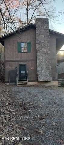 4264 New Pioneer Tr, Pigeon Forge, TN 37863