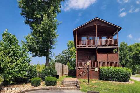 270 Moose Ridge Way, Pigeon Forge, TN 37863