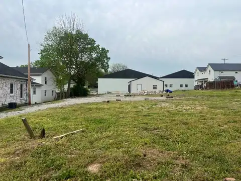 341 W Cedar St, Franklin, KY 42134