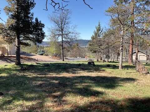 Sanderling Road, Klamath Falls, OR 97601